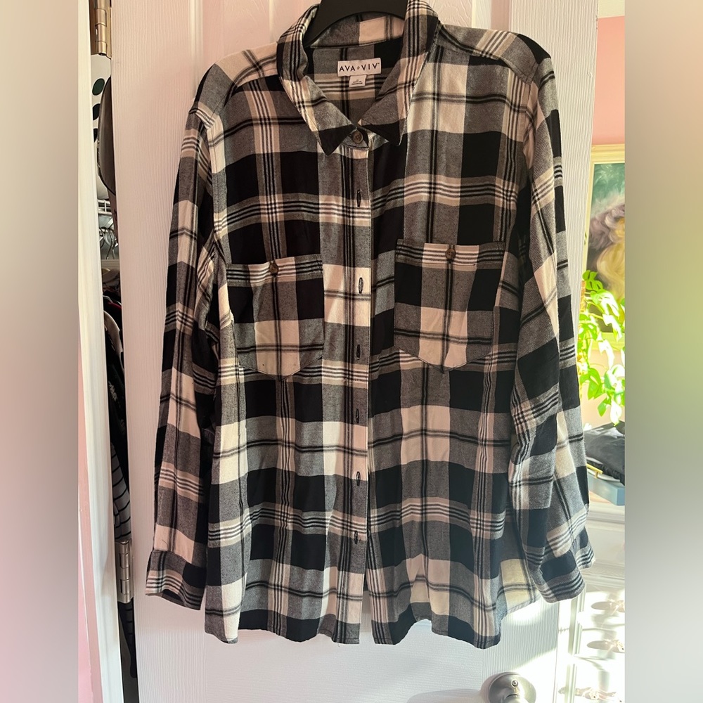 Ava and Viv size 1x black and white flannel shirt.